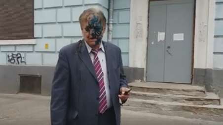 Националисты облили зелёнкой руководителя Россотрудничества в Киеве