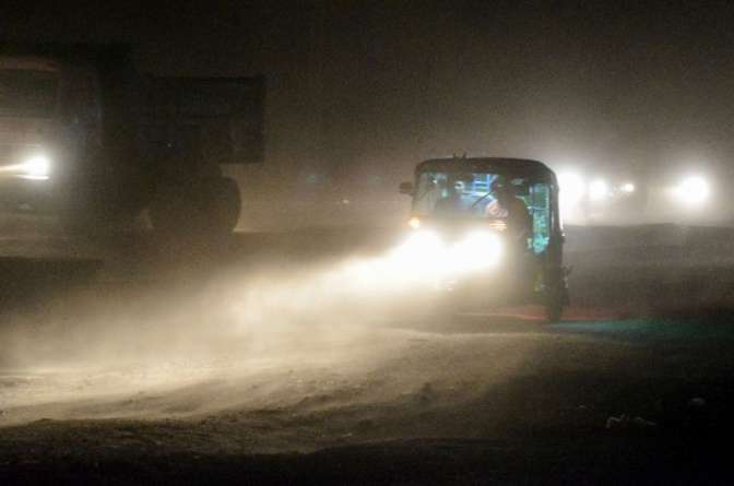 «Пострадало несколько штатов». число погибших песчаной бури в Индии превысило сотню человек