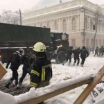 Милиция начала зачистку МихоМайдана. Задержаны около 30 человек, есть раненые