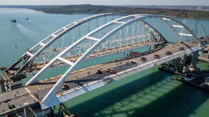 Открытие Крымского моста случится совсем скоро — Песков