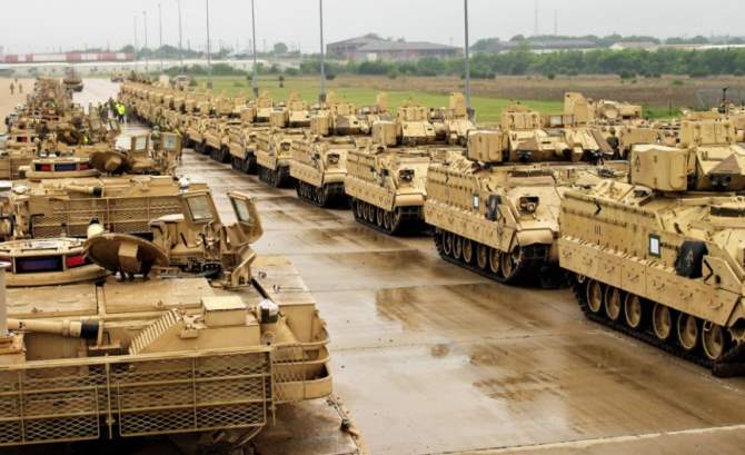 СМИ узнали о начале переброски в Европу танковой бригады США