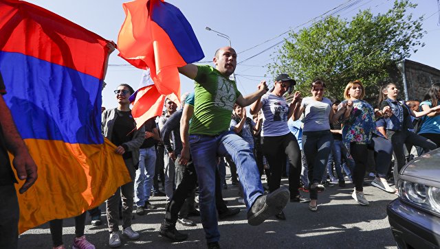 В Армении правящая партия дала согласие на избрание Пашиняна премьером
