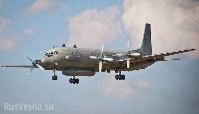 Истребители ВВС Великобритании сопровождали русский Ил-20 над темным морем