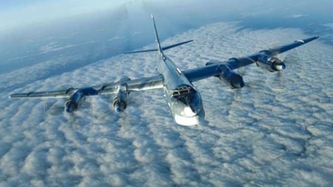 Минобороны Российской Федерации: Истребители ВВС США сопровождали наши ракетоносцы