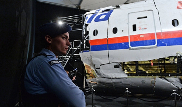 РФ должна взять на себя ответственность за трагедию МН17 — Варшава
