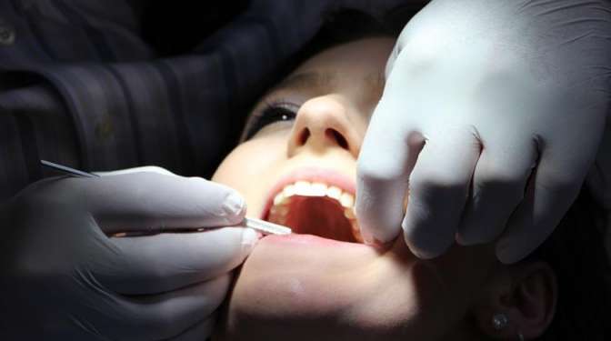 Ученые нашли способ восстановить зубную эмаль