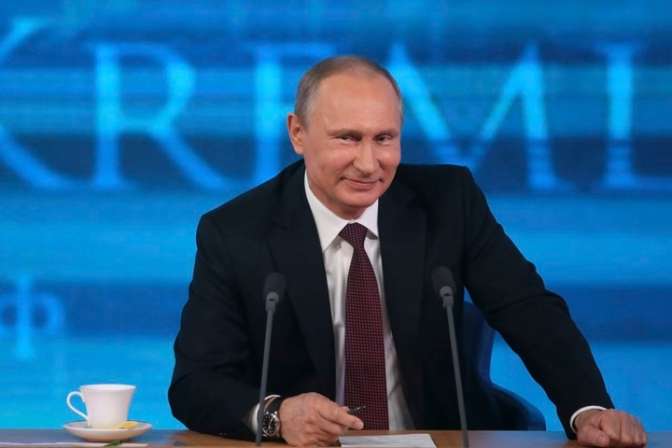 Путин поручил снизить ставку по ипотеке для многодетных семей