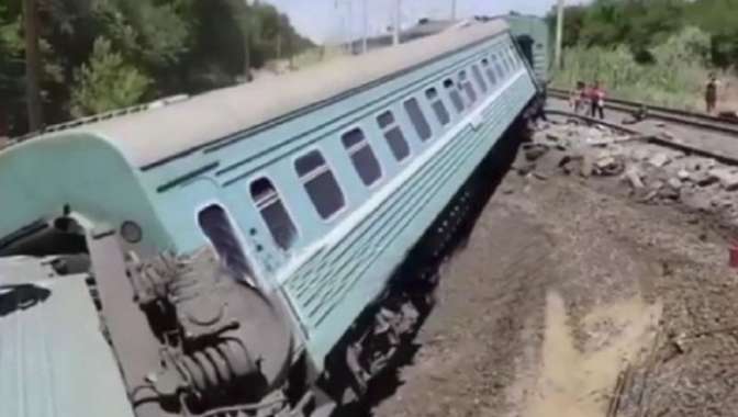 При крушении поезда в Жамбылской области умер ребенок