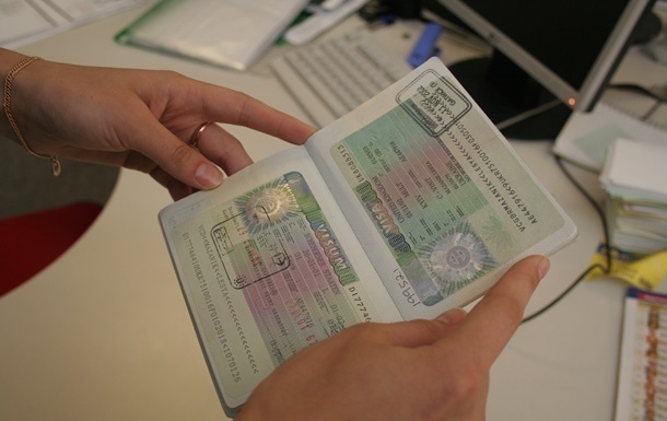 За лето Украина откроет более 50-ти визовых центров по всей планете