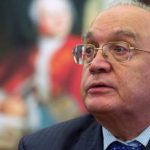 Садовничий выступил в защиту студента, разрисовавшего рекламный знак к ЧМ