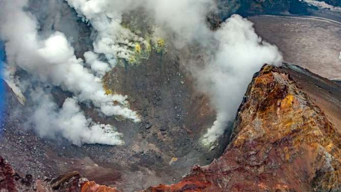 В Японии началось извержение вулкана Симмоэ