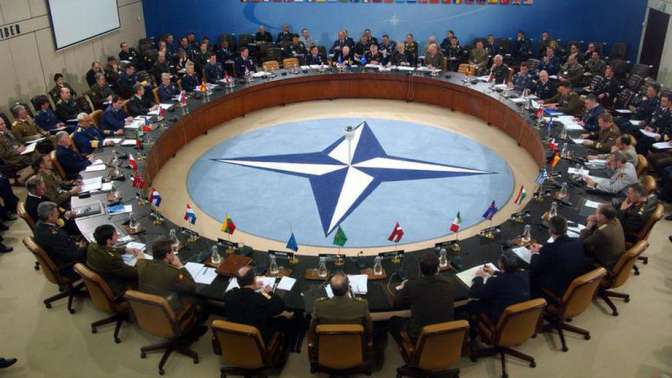 Шумная провокация: НАТО может усилить контингент военных США у границ РФ