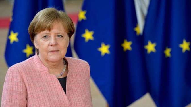 Меркель не видит оснований для возвращения РФ в G8