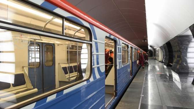 В движении поездов на салатовой ветке московского метро произошел сбой