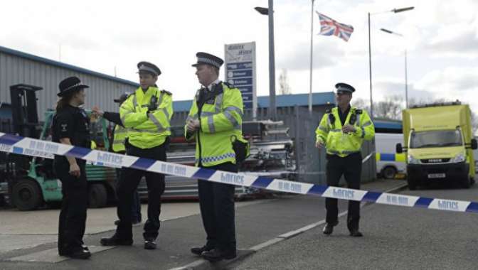 Милиция передала об отравлении 2 человек в британском Солсбери