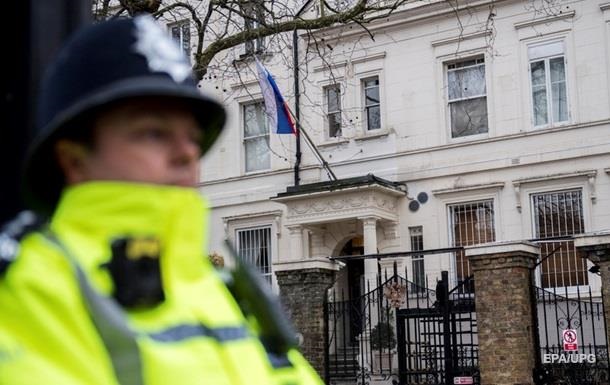 Лондон полагает, что Скрипалей могли отравить работники военной разведки РФ