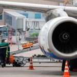 Летевший в Таджикистан пассажирский Boeing экстренно сел в Домодедово