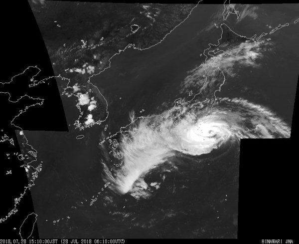В Японии из-за тайфуна «Джондари» отменили не менее 300 авиарейсов