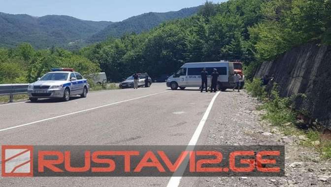 Автобус с российскими туристами рухнул в овраг в Грузии