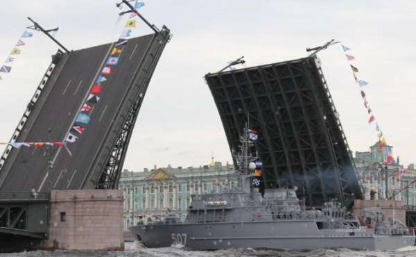 Кремль подтвердил участие В. Путина в параде Дня ВМФ в Петербурге