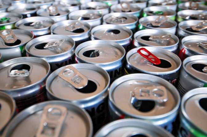 Ученые: Энергетики усилили нехорошие последствия потребления алкоголя