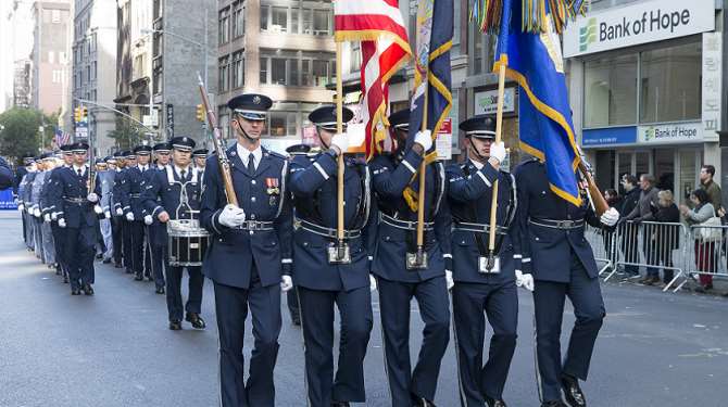 Пентагон перенес военный парад в Вашингтоне, о котором просил Дональд Трамп
