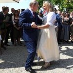 Свадебный подарок Владимира Путина главе МИД Австрии обошелся практически в 2 млн