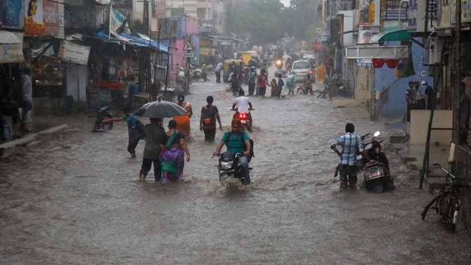 Не менее 300 человек стали жертвами наводнения на юго-западе Индии
