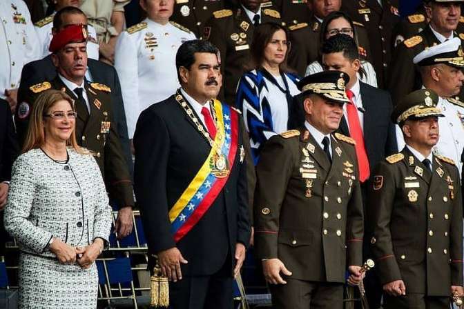 В Венесуэле арестовали 2-х офицеров по подозрению в покушении на Мадуро