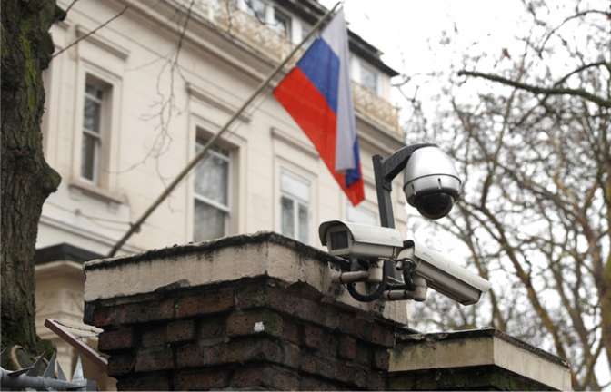 «ФАКТЫ»: Англия требует выдать ей 2-х граждан России, которых подозревают в отравлении Скрипалей