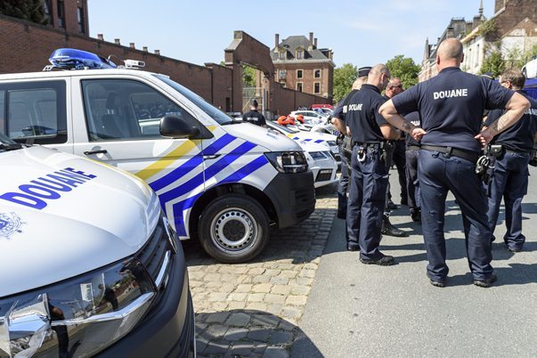 В Бельгии уголовник с ножом напал на людей, погибли несколько человек