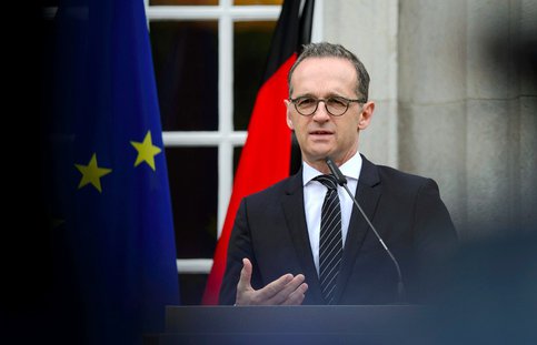 Руководитель МИД Германии сравнил ЕС и США с кроликом и удавом