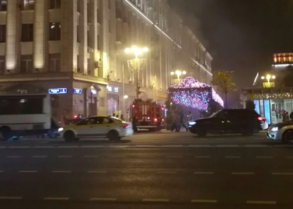 В доме у монумента Долгорукому в столице РФ вспыхнул пожар: спасены трое