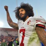 Жители Америки сжигают кроссовки Nike из-за нового рекламного лица компании