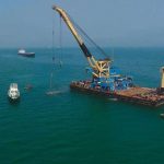Сорвавшийся плавучий кран протаранил ограждение Крымского моста