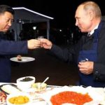 Путин и Си Цзиньпин выпили водки и закусили блинами с икрой
