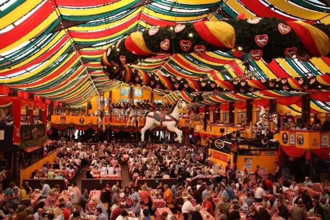 В Мюнхене открылся самый известный фестиваль пива Октоберфест