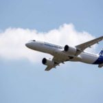 Реактивный самолет развалился пополам при приземлении в США