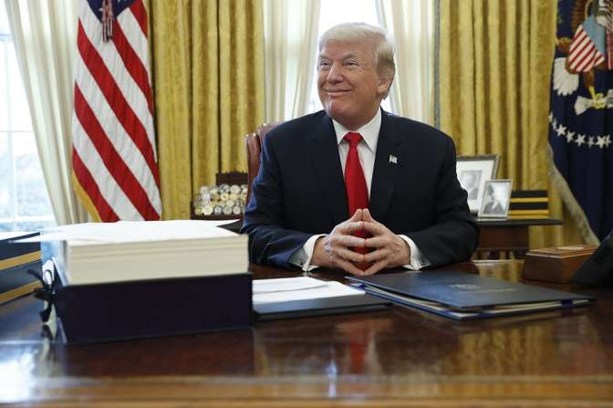 Трамп подписал указ о санкциях против иностранцев за вмешательство в выборы