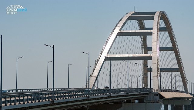Появилось новое видео столкновения крана с Крымским мостом