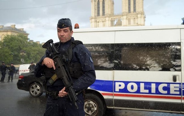 В столице франции милиция задержала не менее 20 чеченцев по подозрению в рэкете