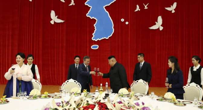 Ким Чен Ын подарил президенту Южной Кореи 2-х собак редкой породы