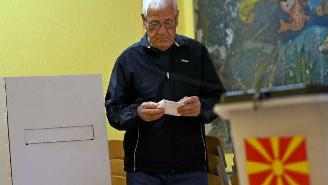 Министр обороны Греции считает, что референдум в Македонии провалился