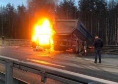 В северной столице при столкновении 2-х фургонов и автобуса погибло 8 человек