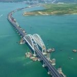У автоподхода к Крымскому мосту обнаружили бомбу