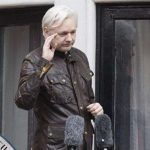 Ассанж объявил о намерении Эквадора выдать его США