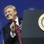 «Она мне нравится». Трамп объявил о желании «сразиться» с Клинтон на выборах