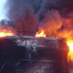 В фирме «Роснефти» в Югре загорелись два резервуара с нефтью