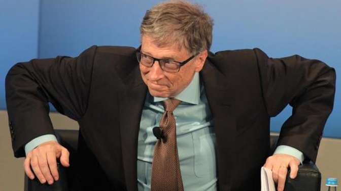Билл Гейтс перестал быть самым богатым американцем