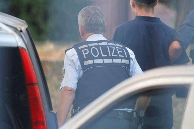 Милиция Германии намеревается осушить озеро, чтобы отыскать тело женщины